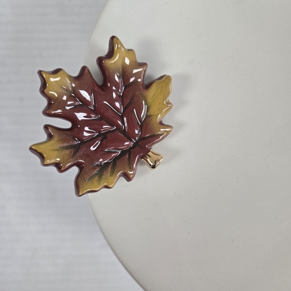 Nora Fleming Maple Leaf Mini - Picture 2 of 3